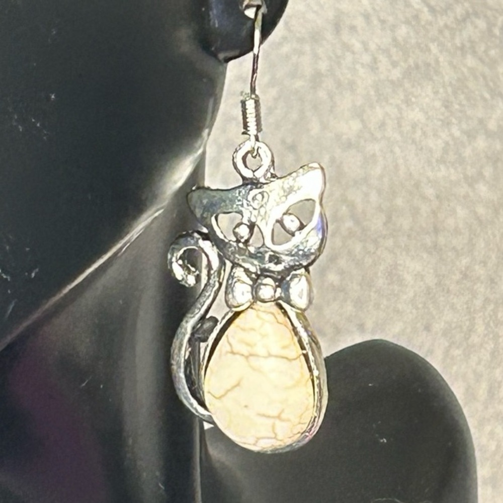 Semi-precious stone Cat Dangler Earrings - Picture 2 of 7